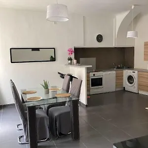 Bienvenue Chez Shiva Apartment
